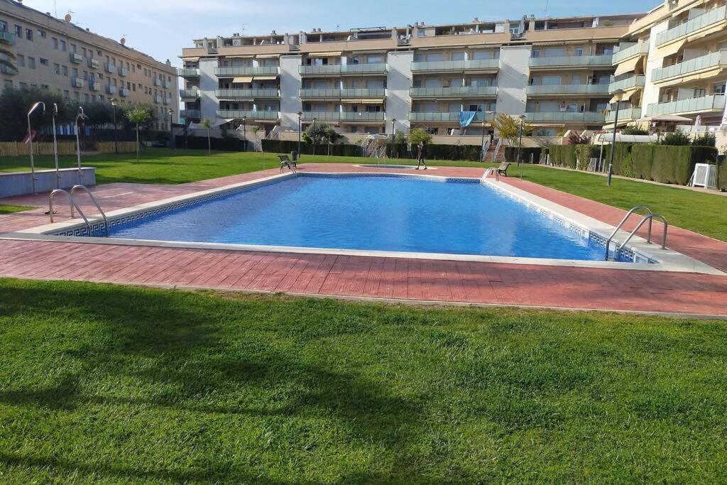 Apartamento Para 5 Personas Frente Al Mar Con Piscina Y Parking Cubelles Buitenkant foto